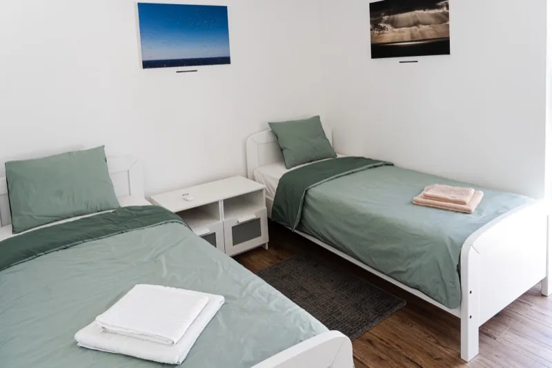 Bedroom with two single beds